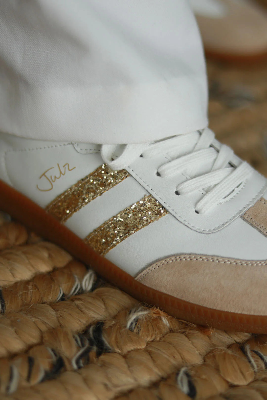 Julz Shiloh White & Gold