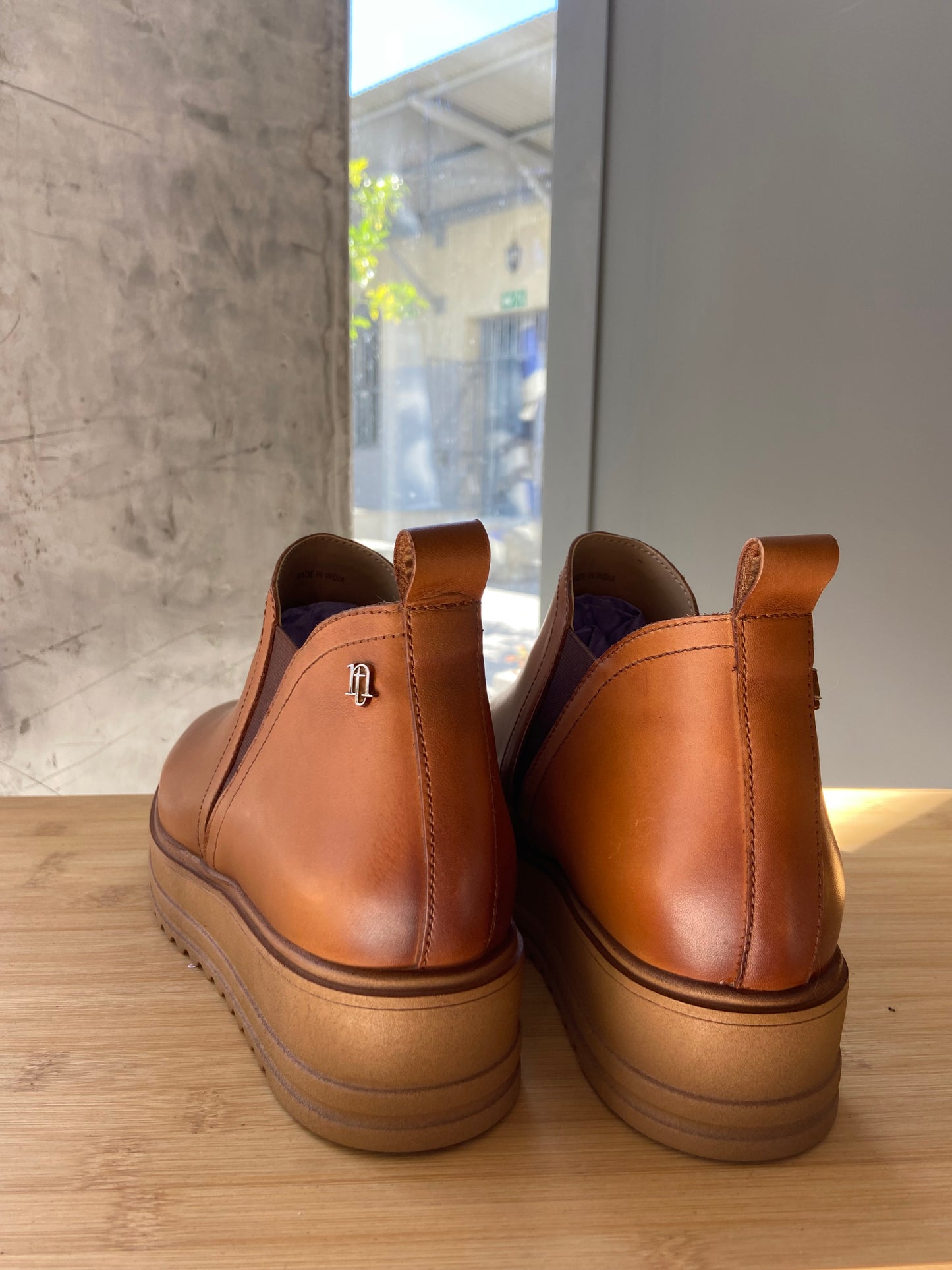 Veniz Brown Boots