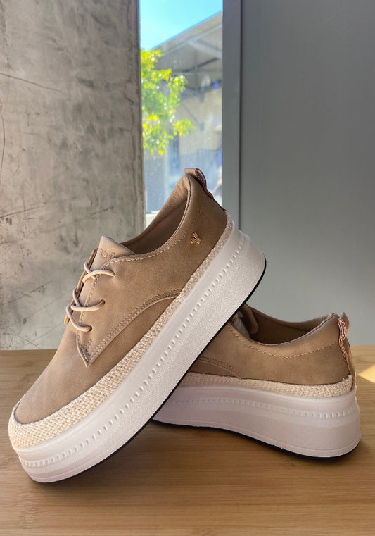 Senhora Tan Sneaker