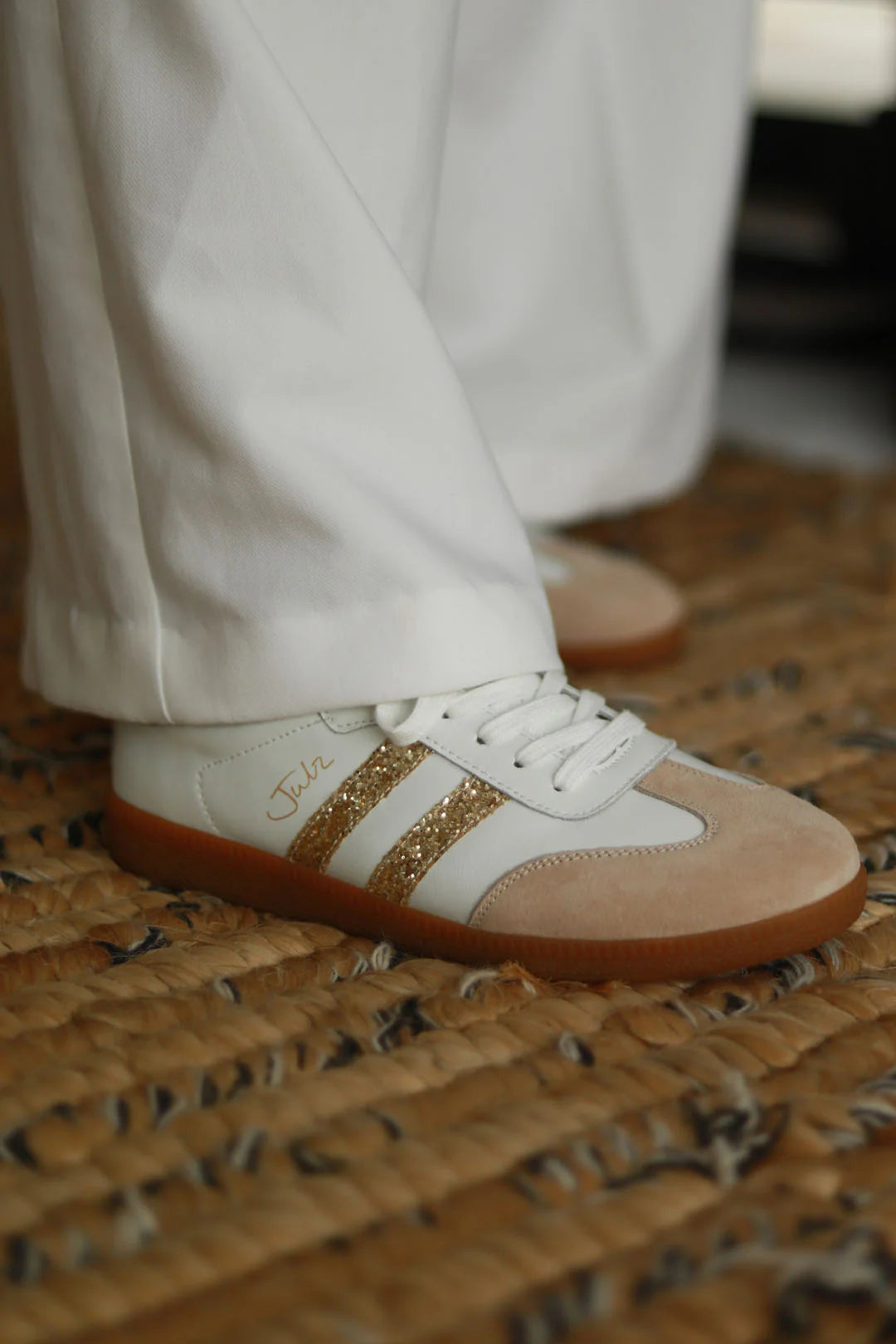 Julz Shiloh White & Gold