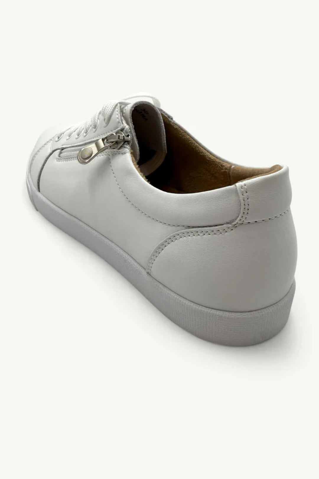 Julz Breezy White