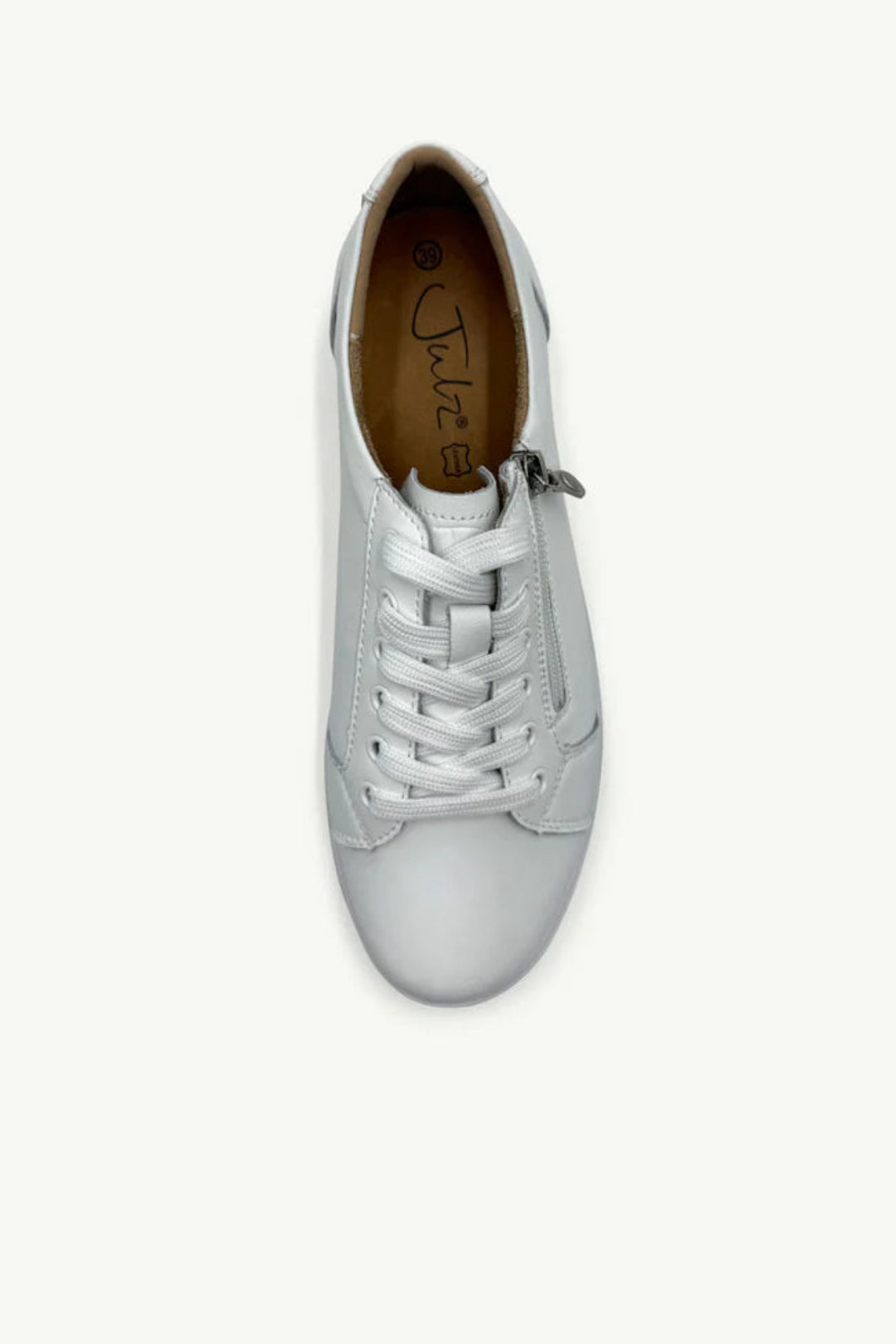 Julz Breezy White