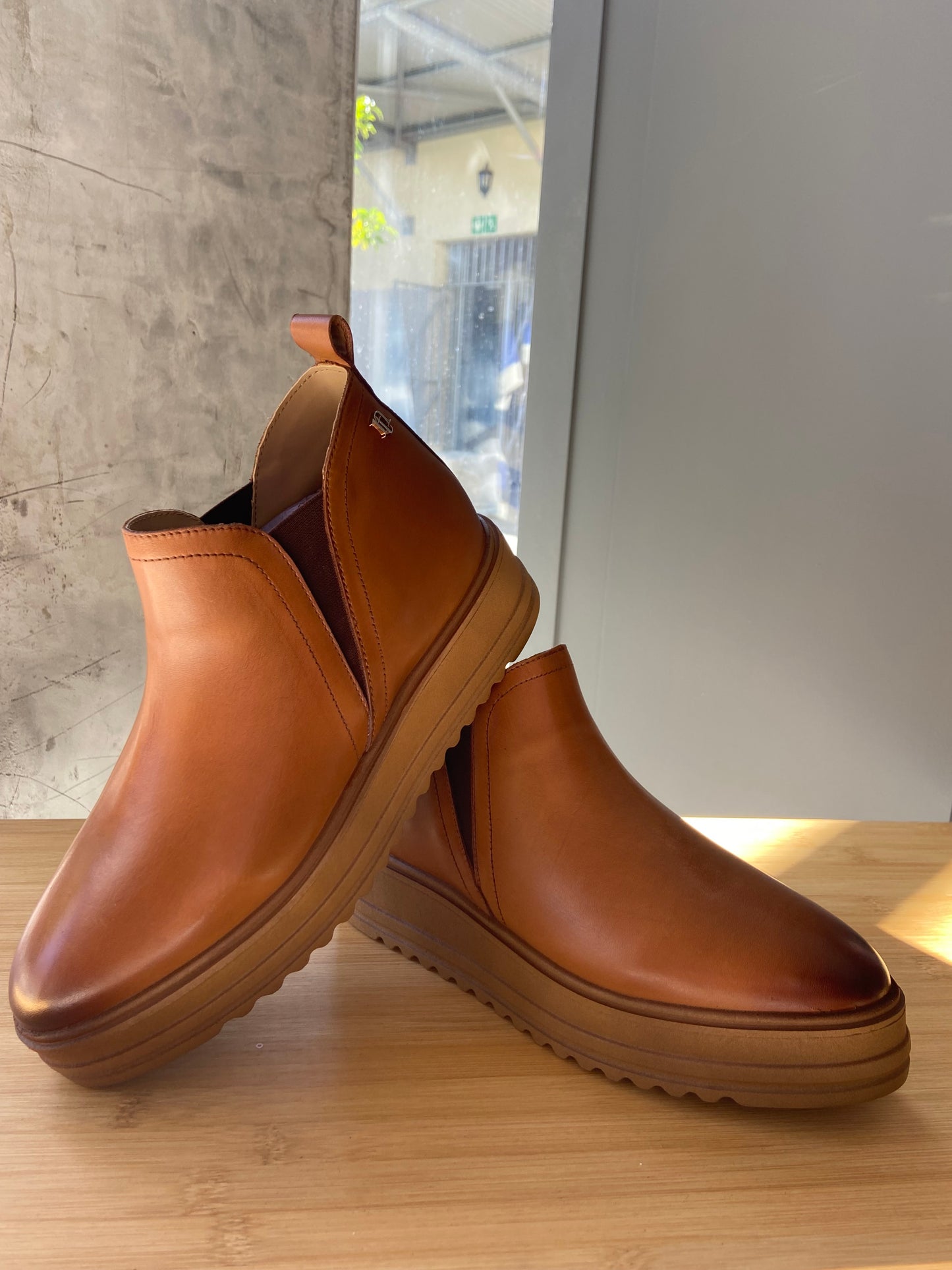 Veniz Brown Boots