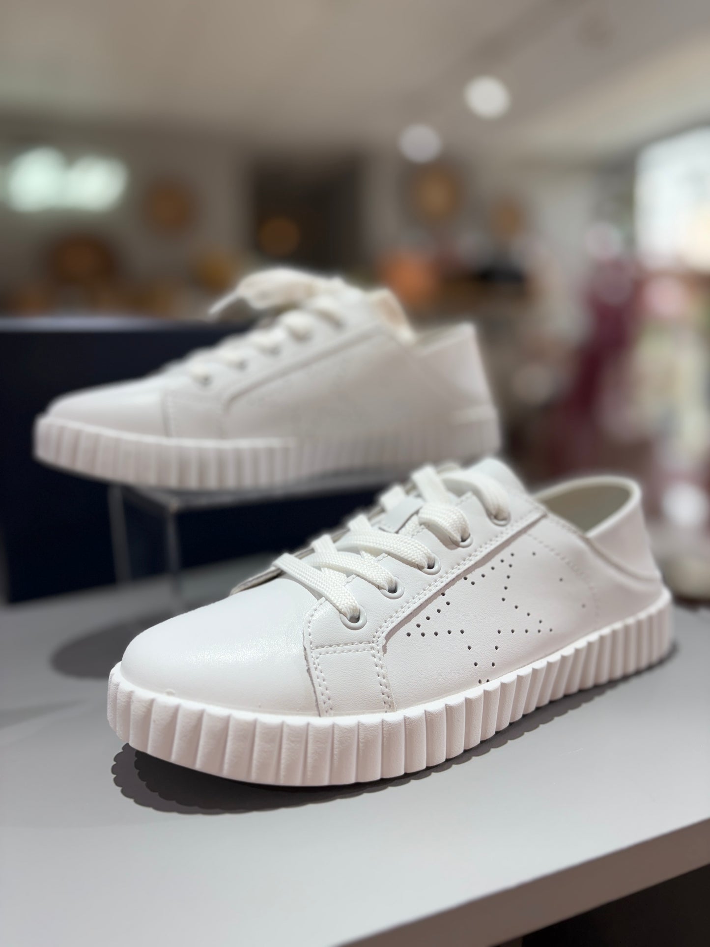 Julz Valentina White