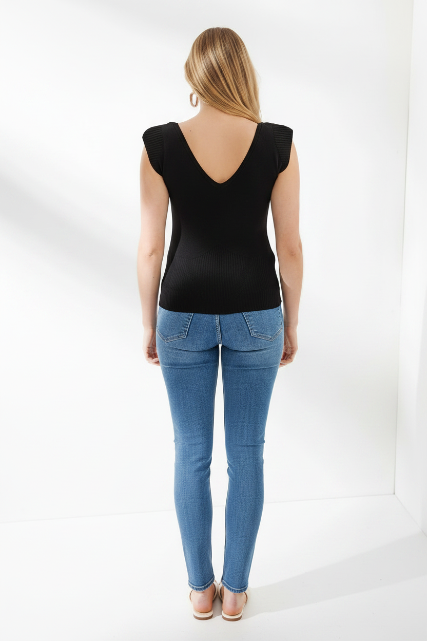 Knitted Tee Black - Back Portrait